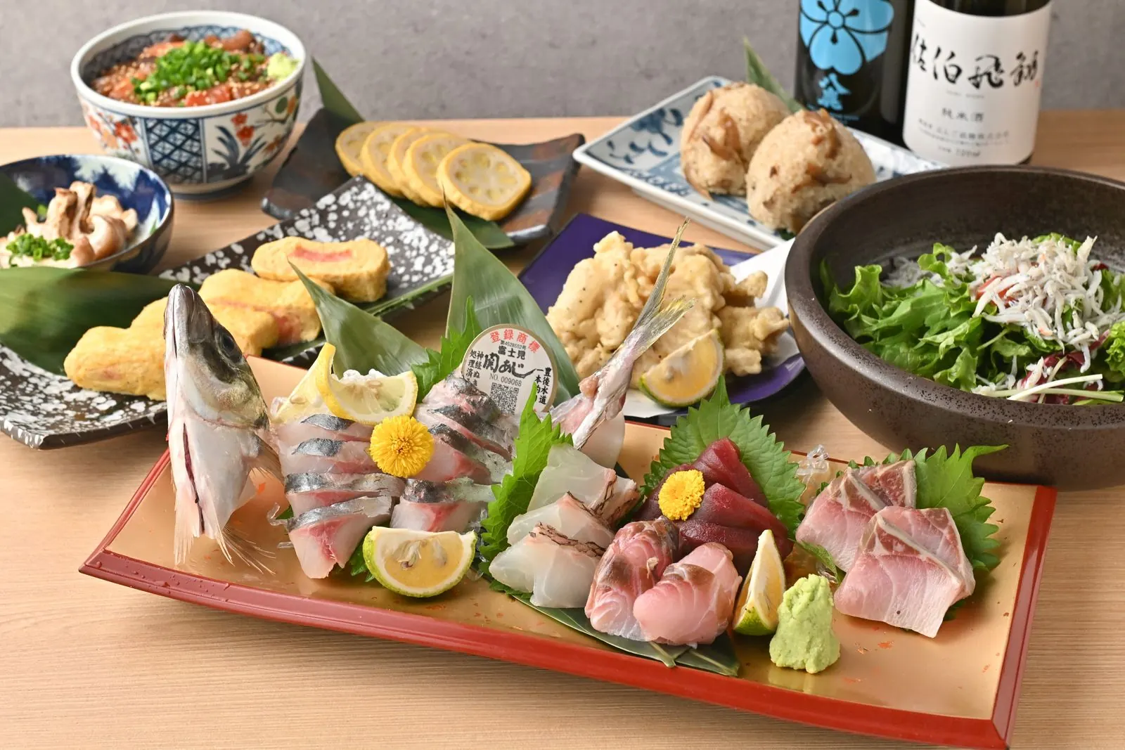 九州の名物料理が並ぶ食卓