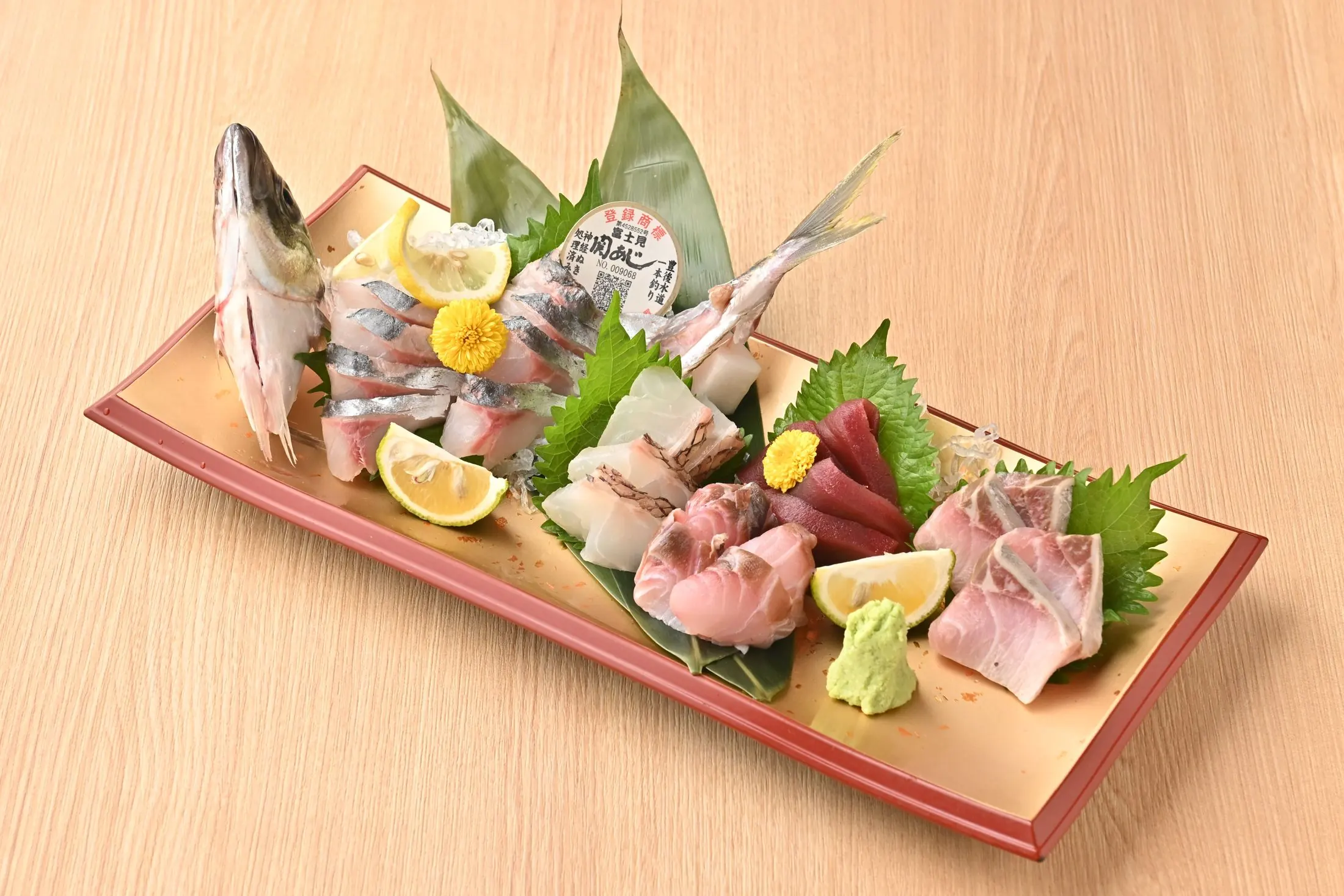 漁港直送の鮮魚盛り合わせ