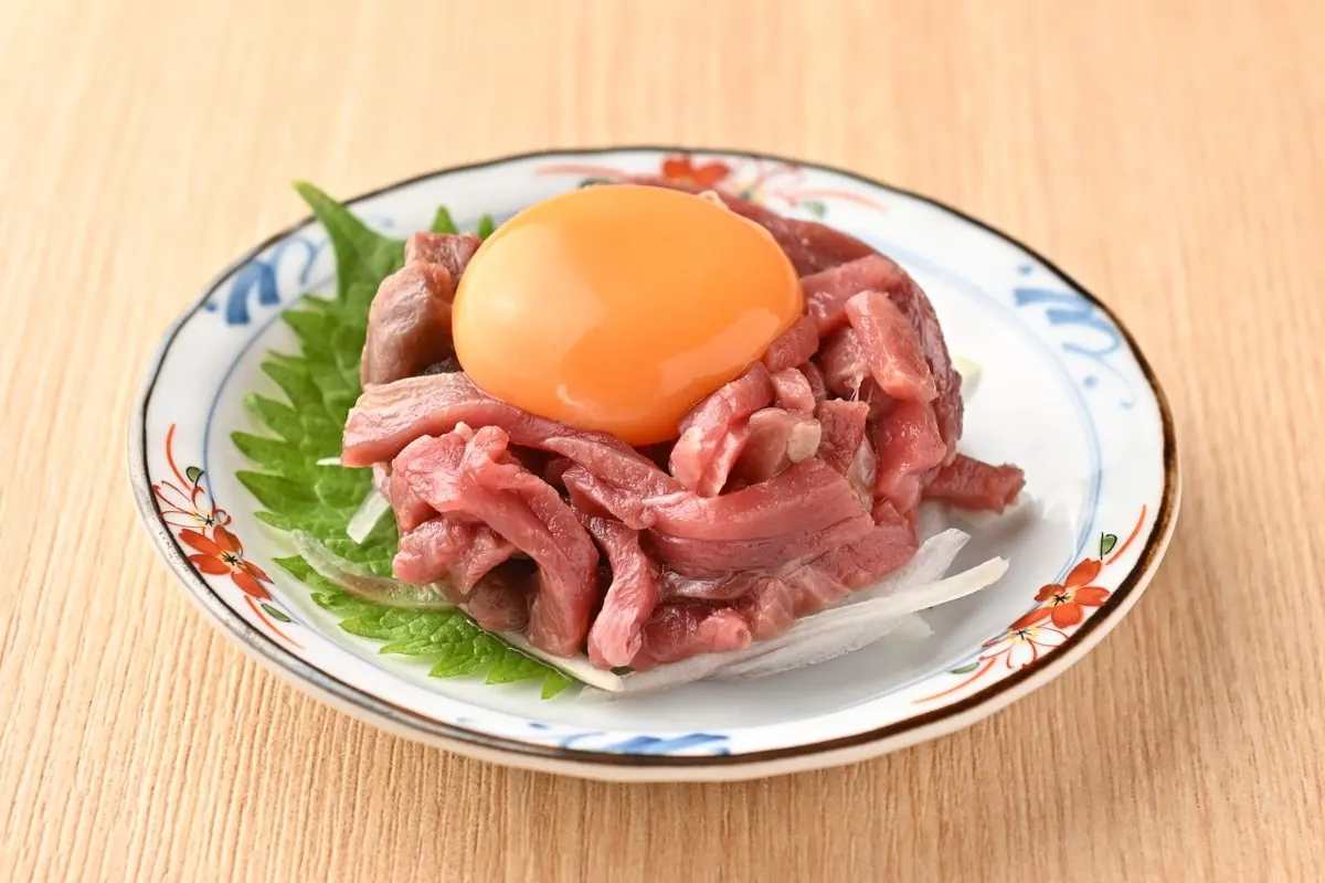 桜ユッケ